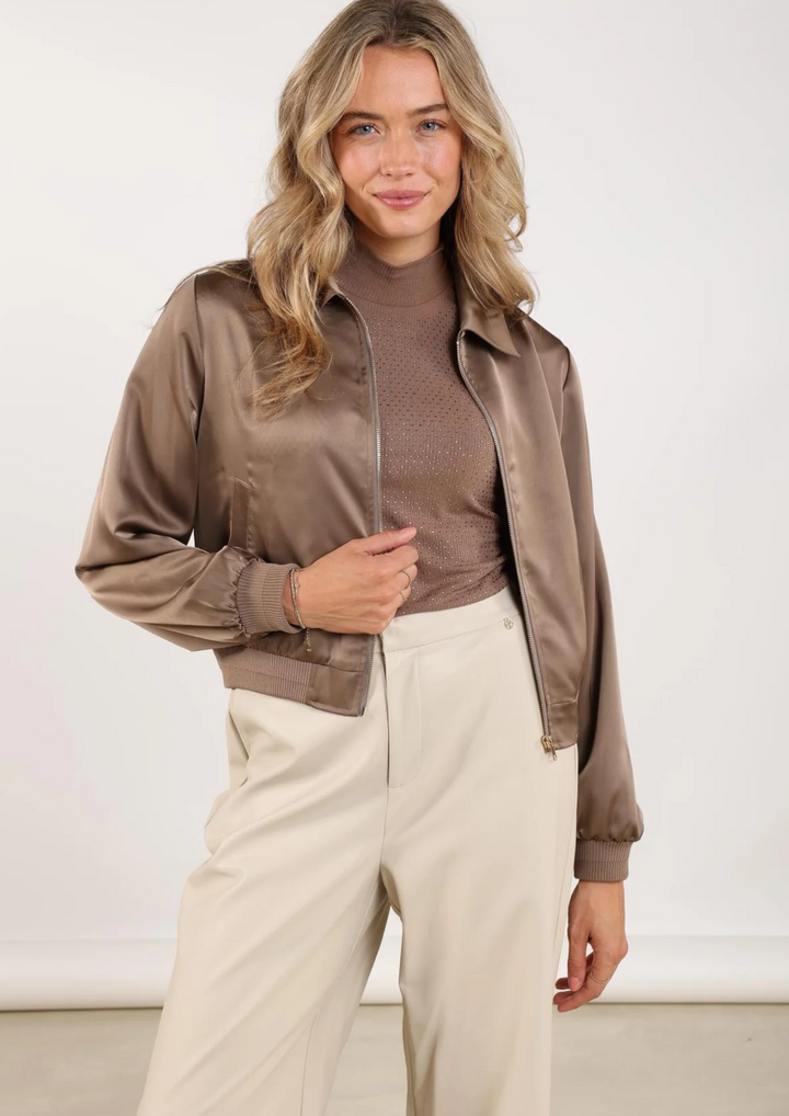 Nukus | Luna Bomber