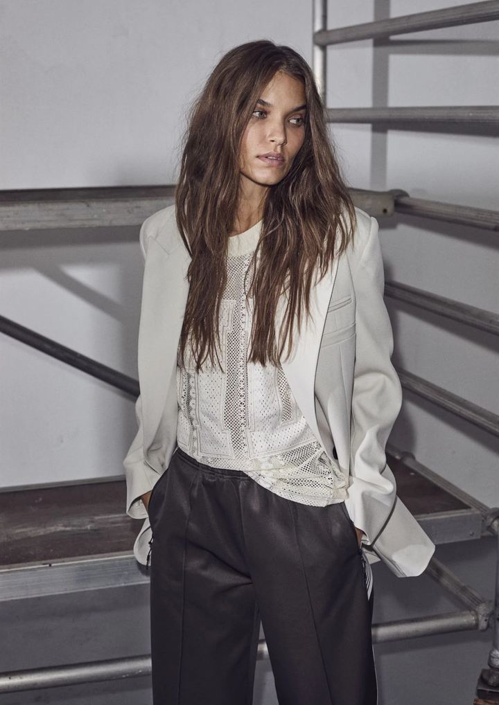 Haute L'Amitié | Rough Lace Team Tee