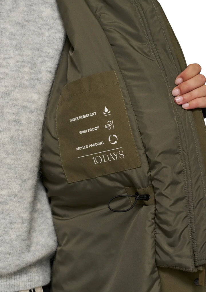 10 Days | The royal parka
