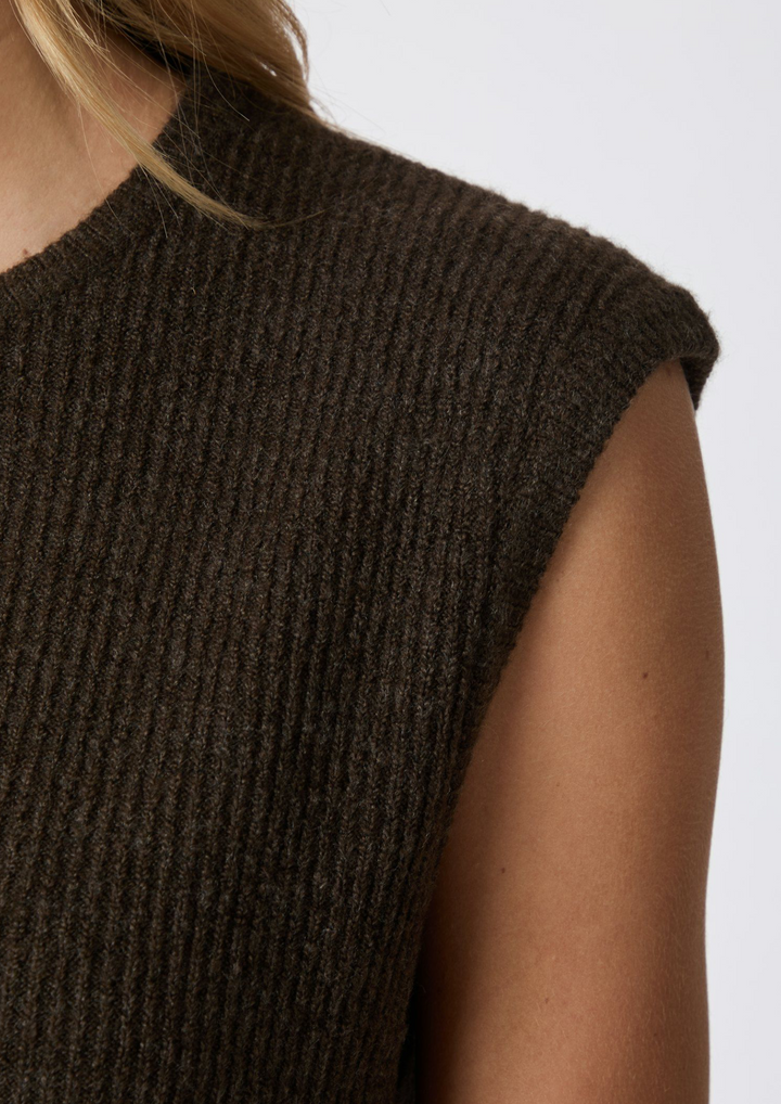 Neo Noir | Everest Knit Vest