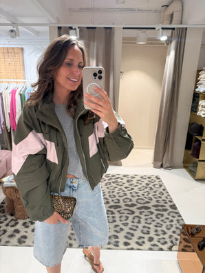 Bij Lies |  Jas Alie