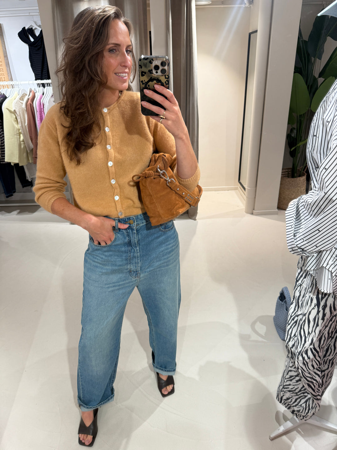 Lois | Bruna L