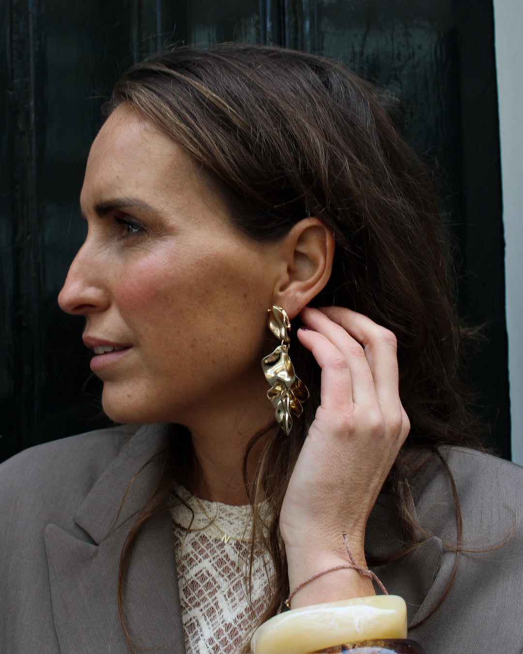 BOW19 Details | Leaf Earrings Metallic Gold