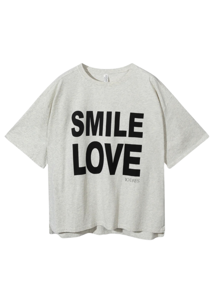 10 Days | Statement Tee Smile Love